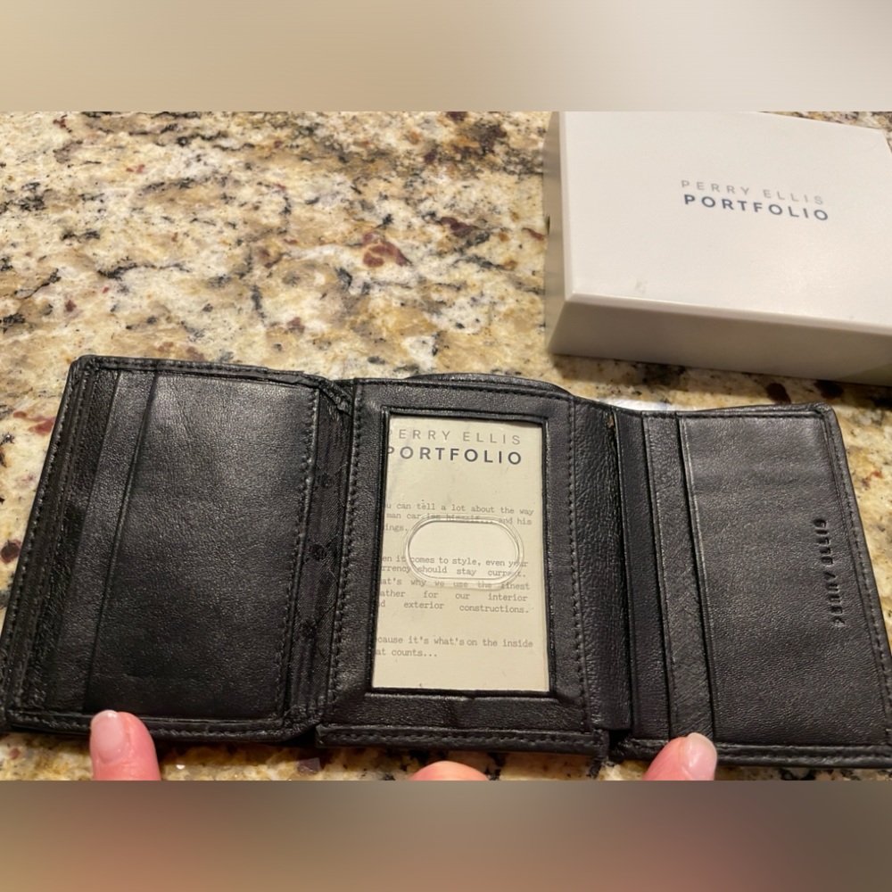 Perry Ellis black  men’s trifold leather wallet.  NWT